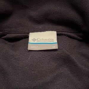 I am selling a half zip up Columbia jacket